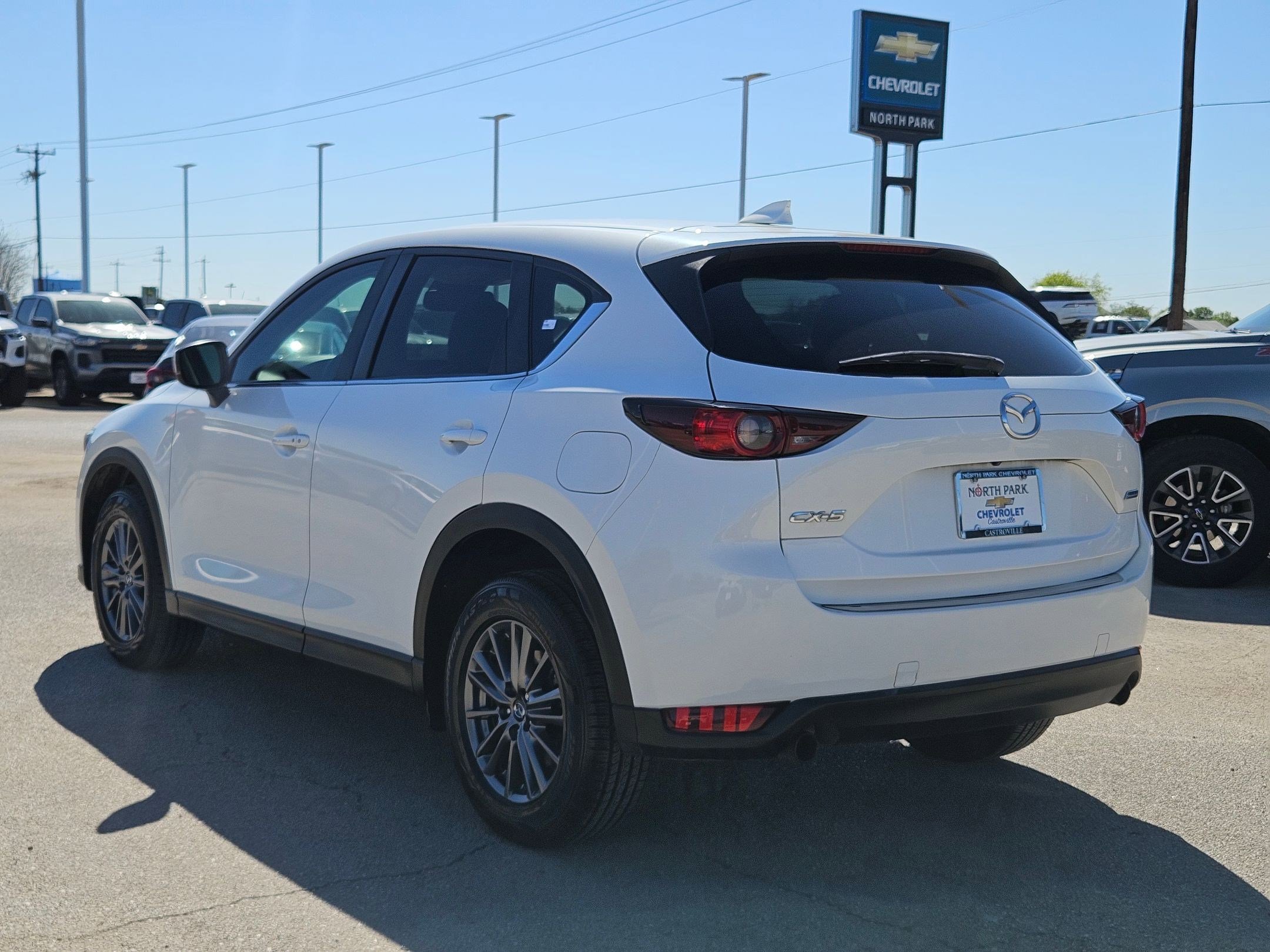 Used 2017 MAZDA CX-5 Touring w/ Preferred Equipment Package image 5