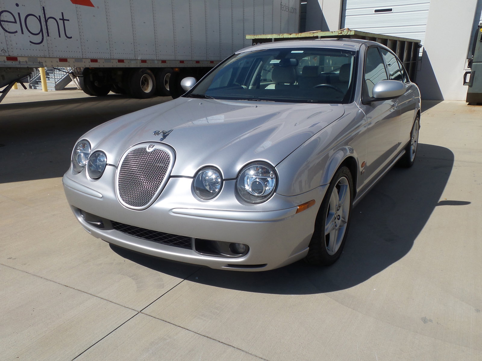 Used 2003 Jaguar S-TYPE R RWD image 8