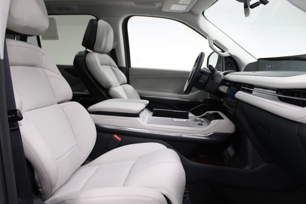 New 2026 Lincoln Navigator L Reserve AWD/4WD image 31