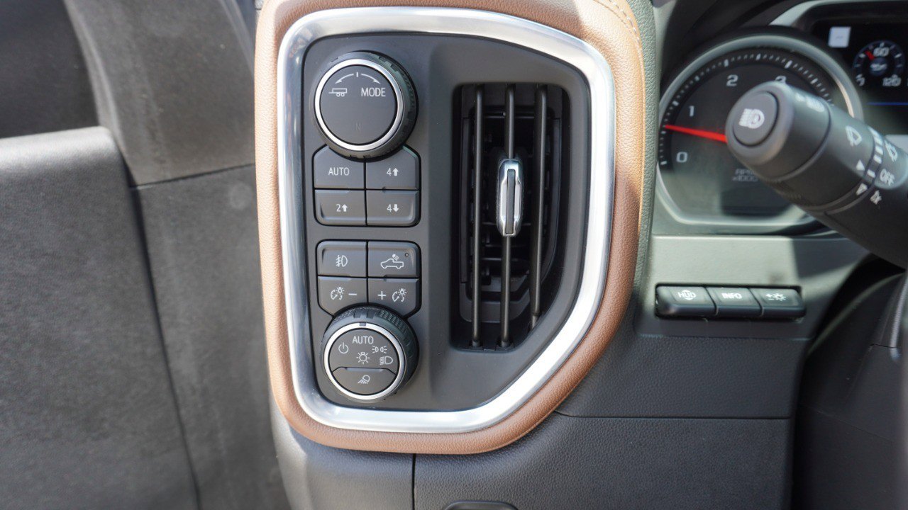 Used 2021 Chevrolet Silverado 2500 High Country w/ Z71 Off-Road Package image 21