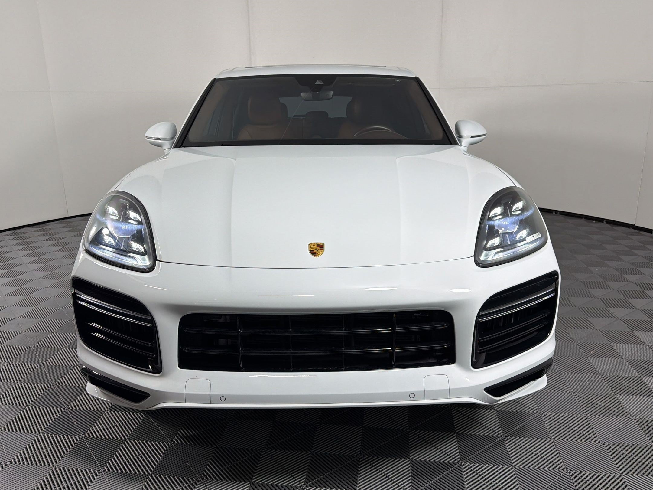 Certified 2022 Porsche Cayenne Turbo S AWD/4WD image 6