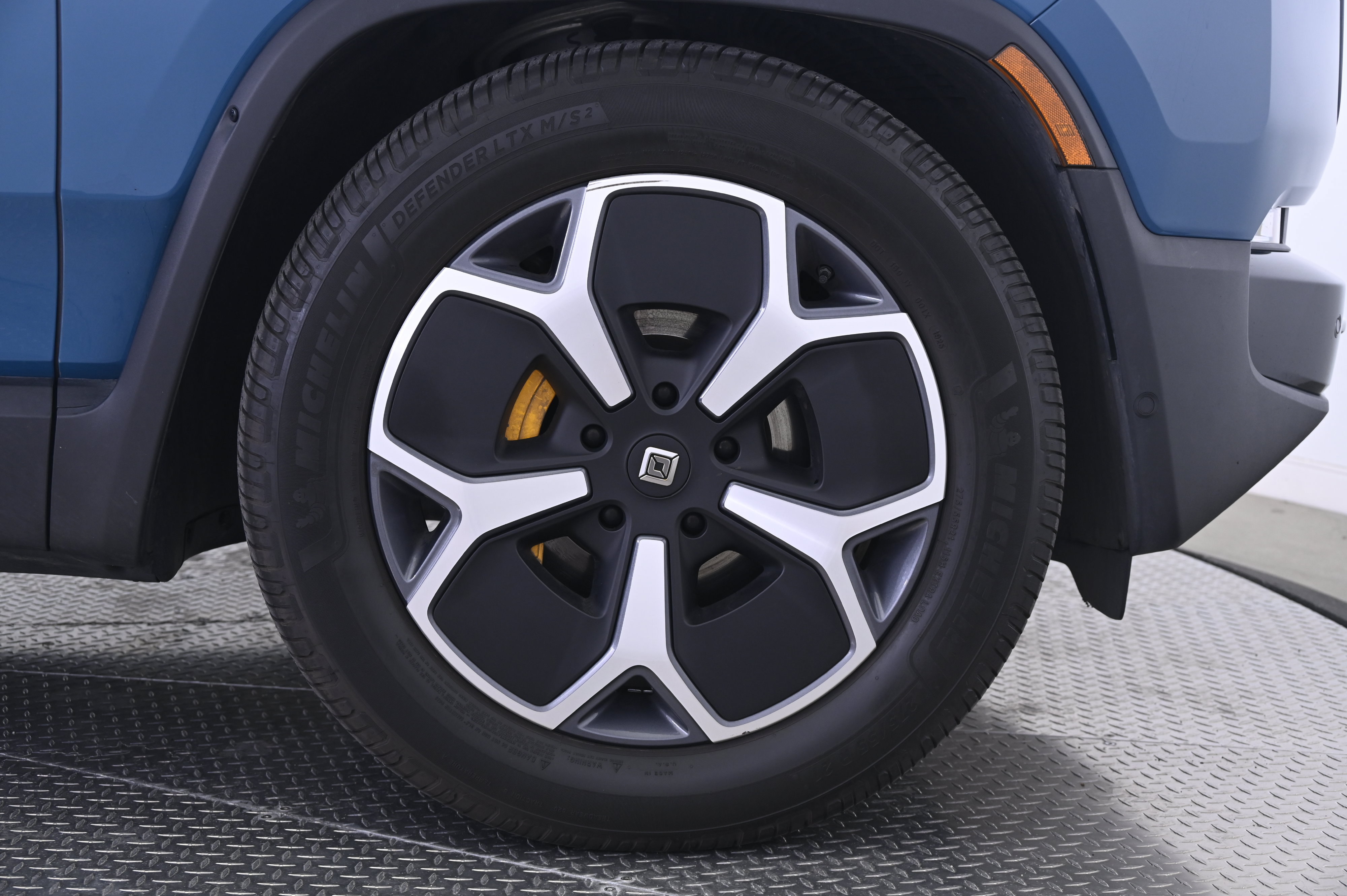 Used 2024 Rivian R1S Adventure Quad AWD/4WD image 14