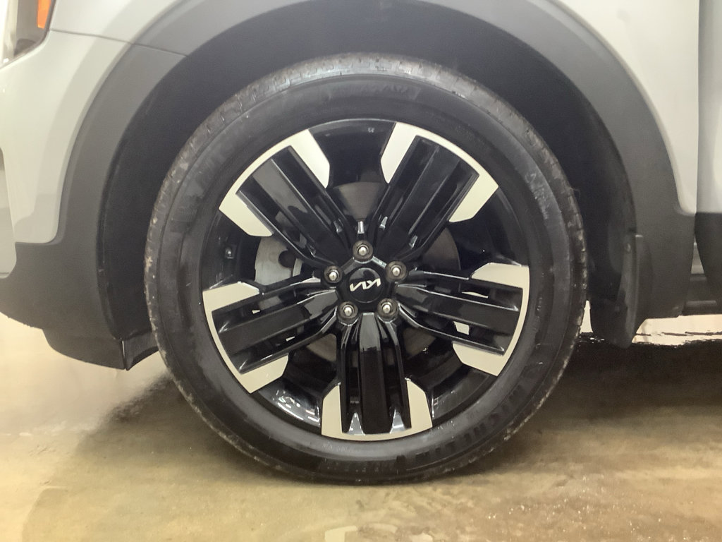 Used 2025 Kia Telluride SX image 31