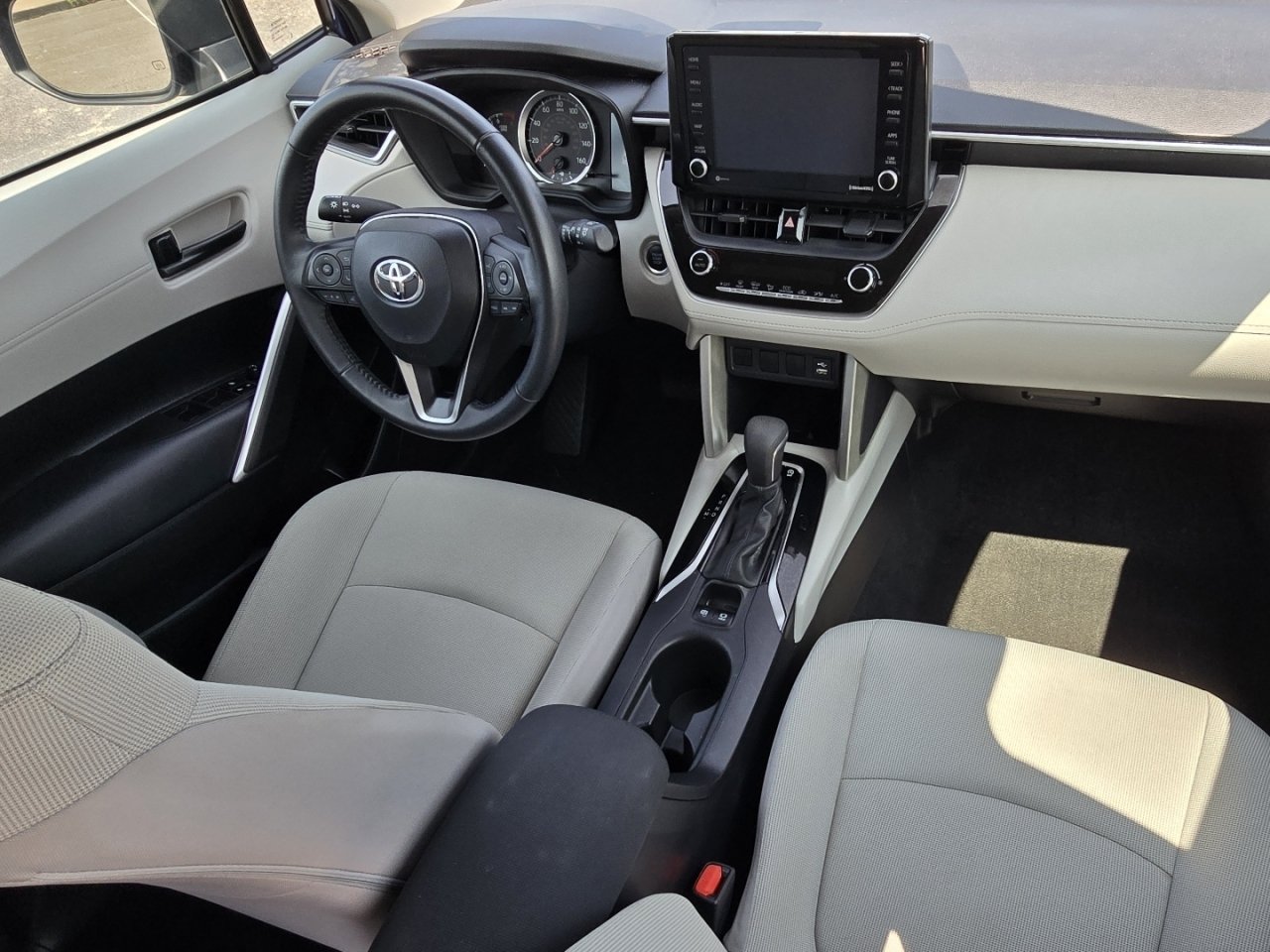 Certified 2022 Toyota Corolla Cross LE AWD/4WD image 20