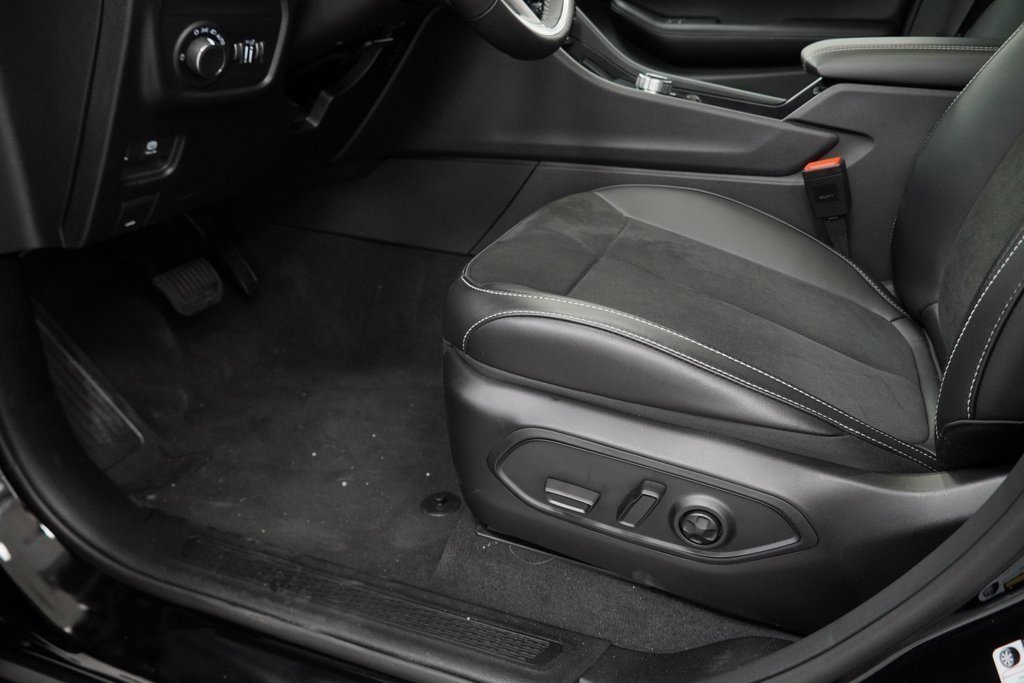 New 2025 Jeep Grand Cherokee Altitude image 29