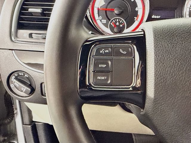 Used 2017 Dodge Grand Caravan SXT FWD image 13