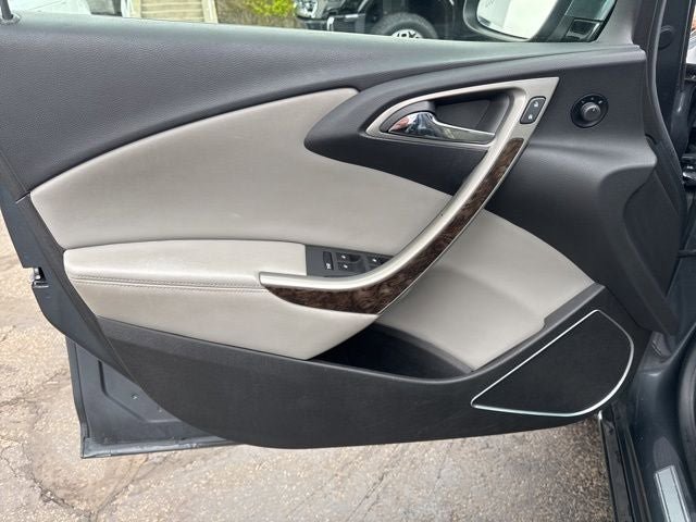 Used 2013 Buick Verano Convenience FWD image 8