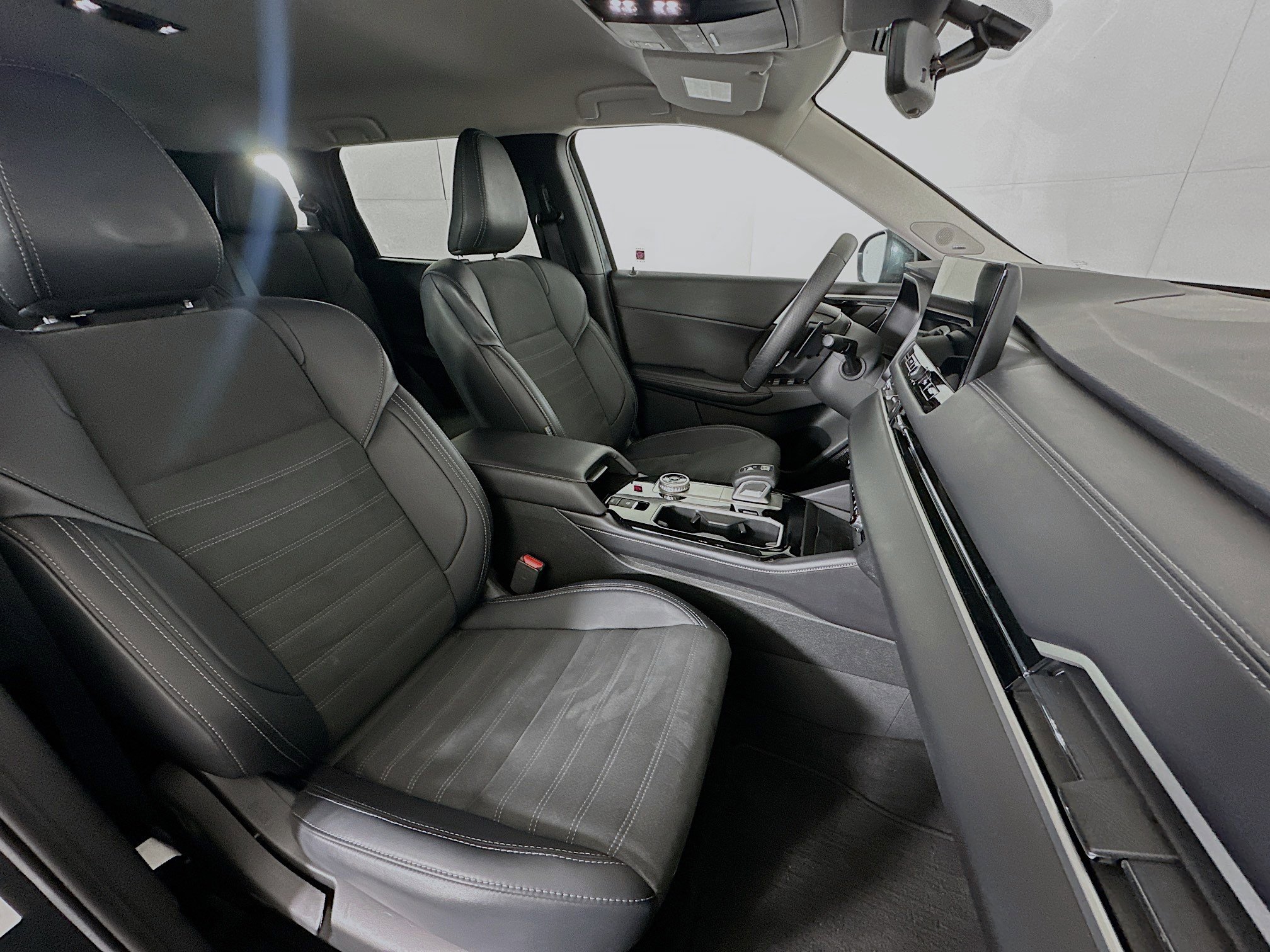 Used 2025 Mitsubishi Outlander SE AWD/4WD image 33