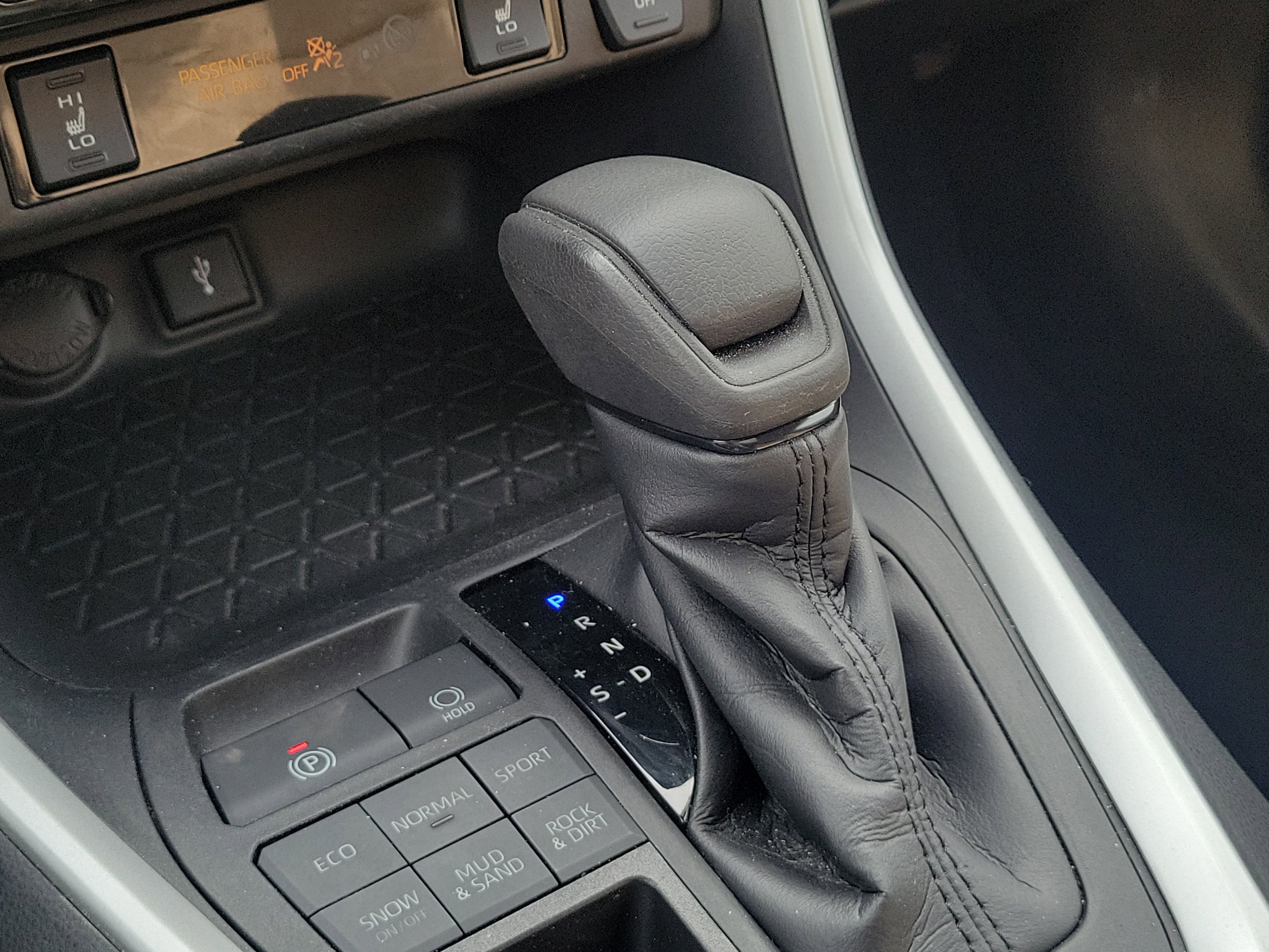 Used 2021 Toyota RAV4 XLE w/ Convenience Package image 36