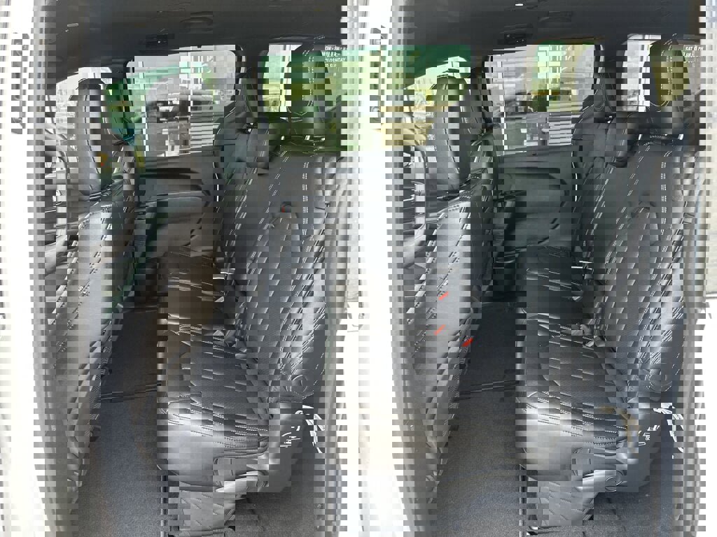 New 2026 Chrysler Pacifica Select image 9