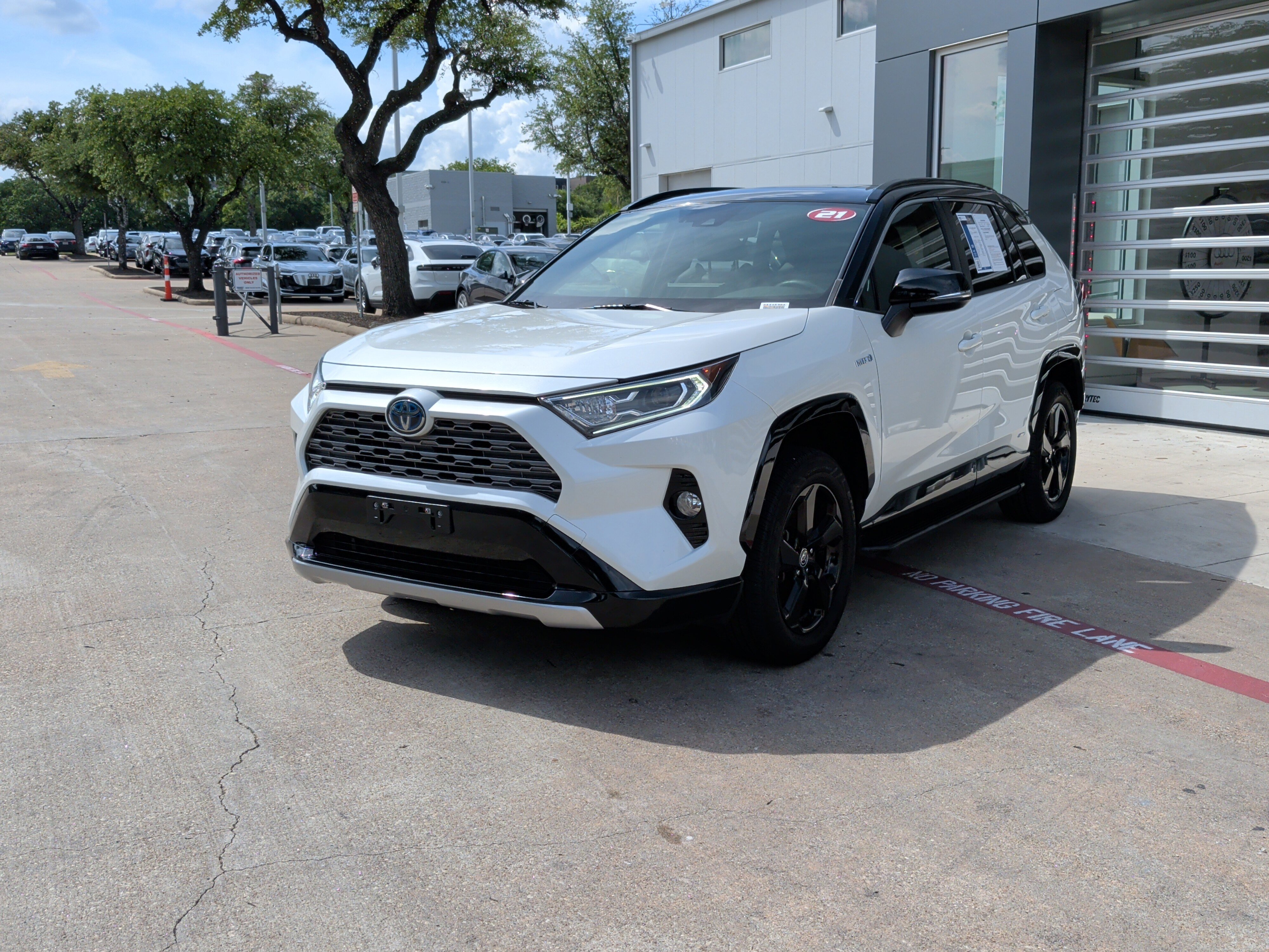 Used 2021 Toyota RAV4 XSE w/ XSE Grade Weather Package AWD/4WD image 5
