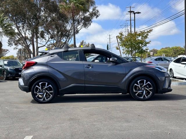 Used 2020 Toyota C-HR XLE FWD image 31