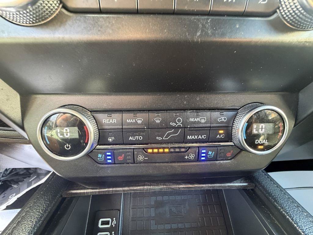Used 2019 Ford Expedition Limited w/ Equipment Group 302A AWD/4WD image 29