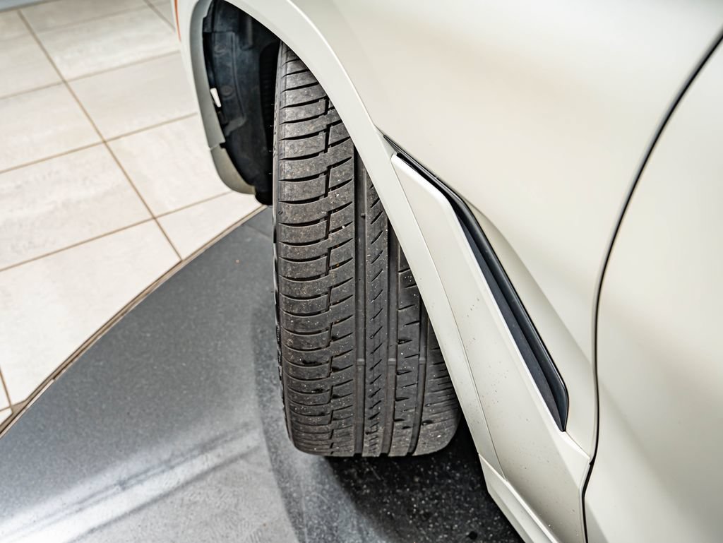 Used 2023 BMW X6 M50i AWD/4WD image 41