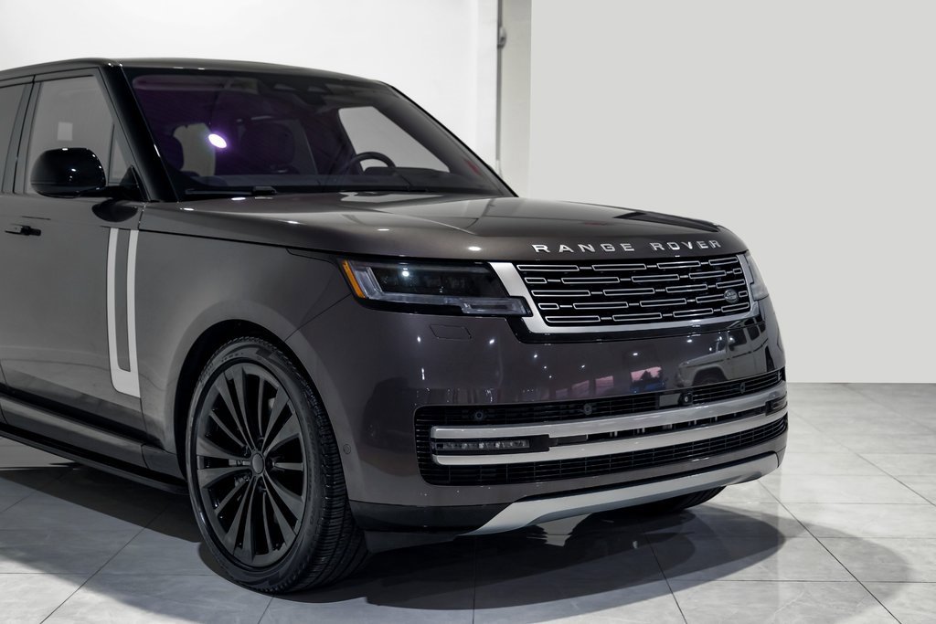 Used 2023 Land Rover Range Rover First Edition image 9