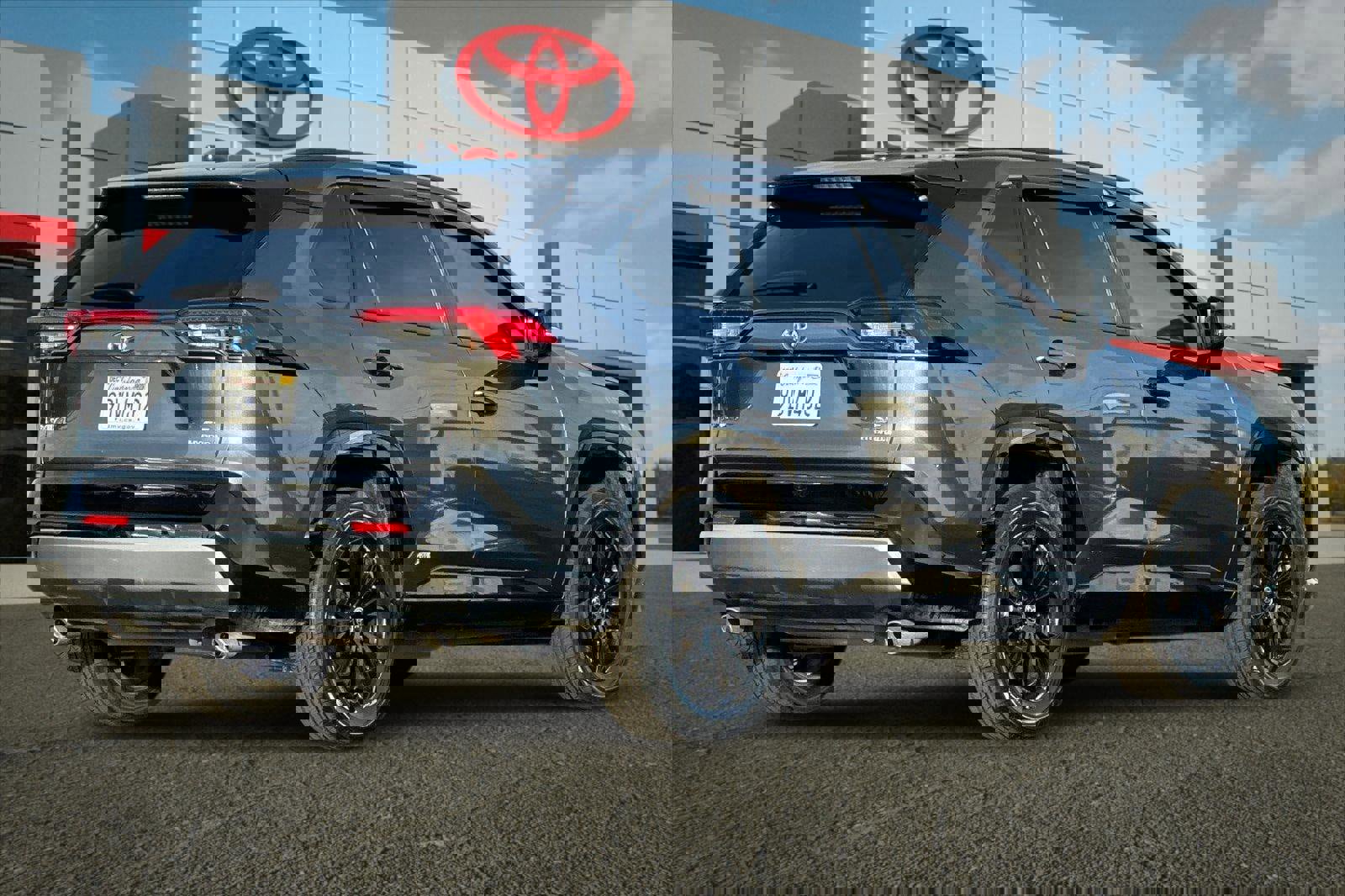 Certified 2023 Toyota RAV4 SE image 3