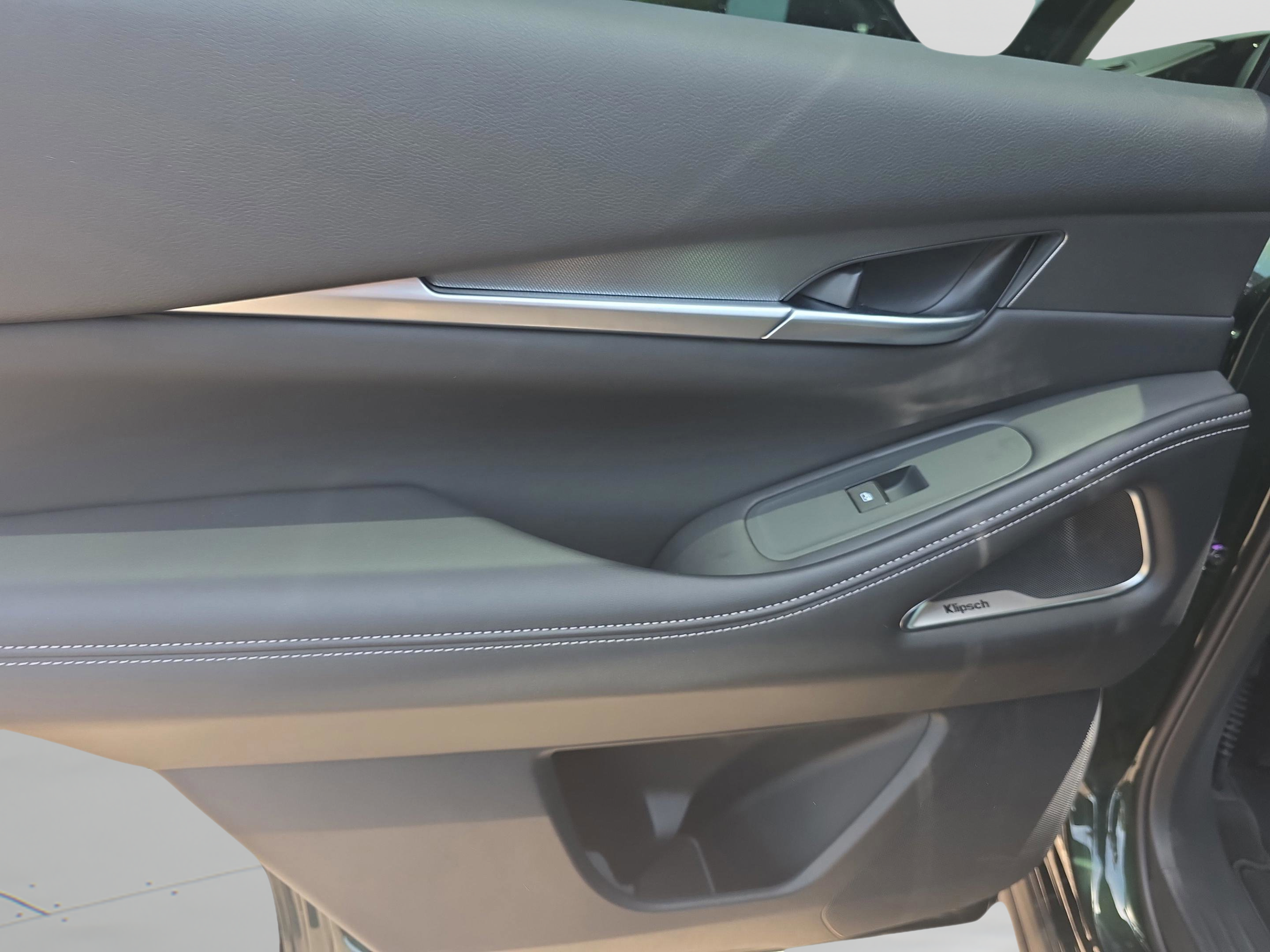 New 2027 INFINITI QX60 Luxe w/ Cargo Package FWD image 30