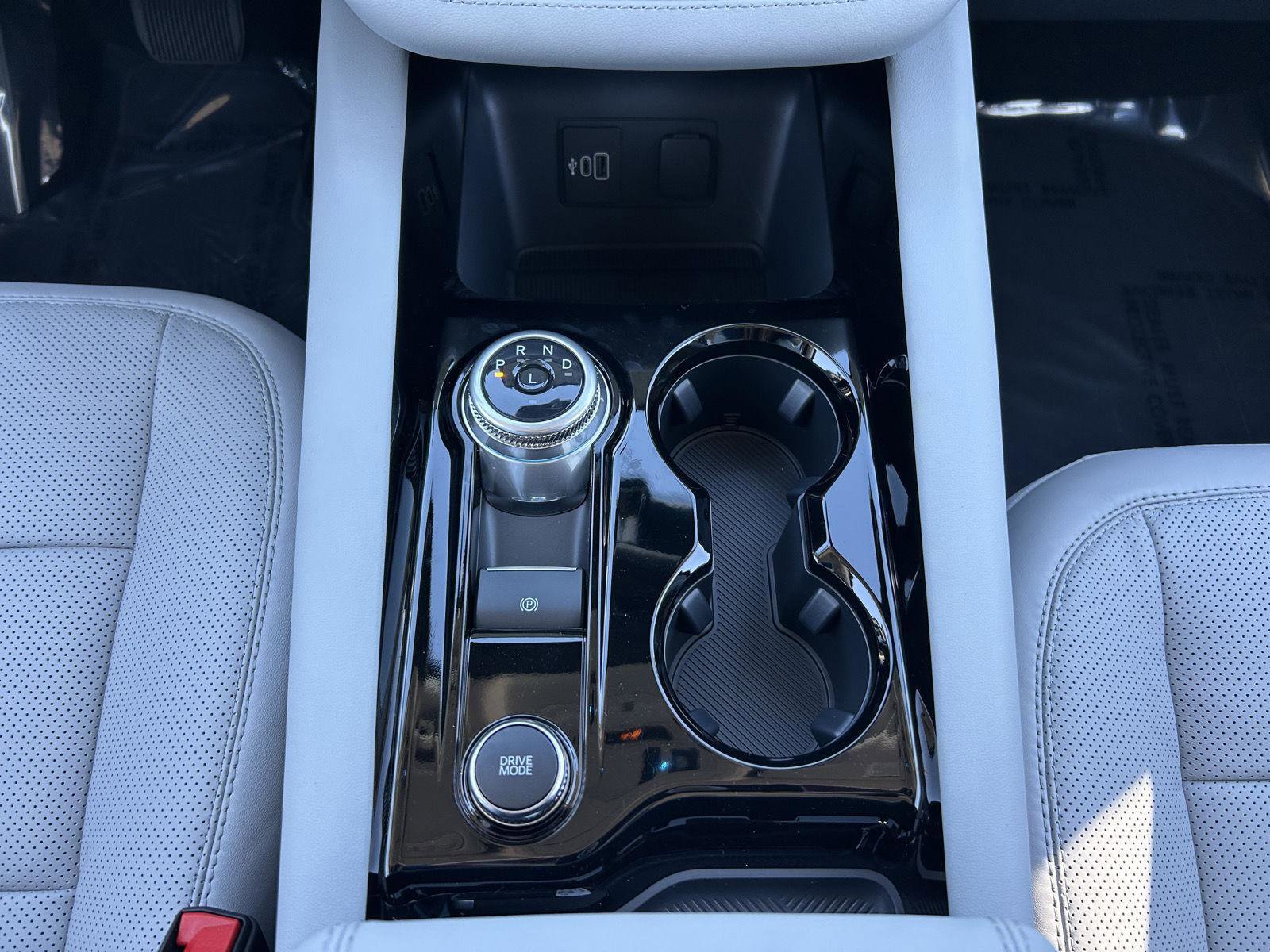 New 2026 Ford Explorer Platinum w/ LUX Leather Package image 28