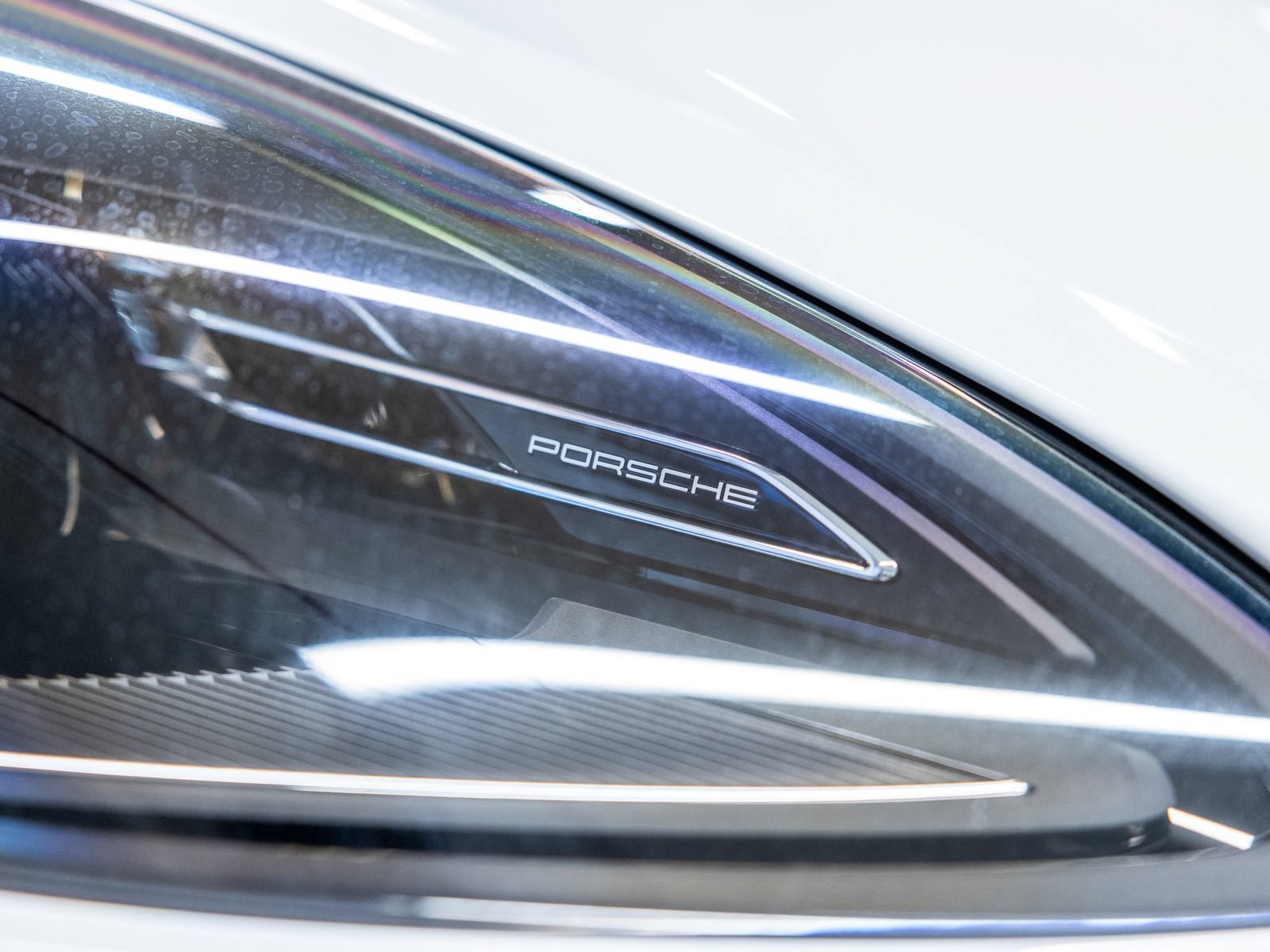 Certified 2024 Porsche Macan AWD/4WD image 13