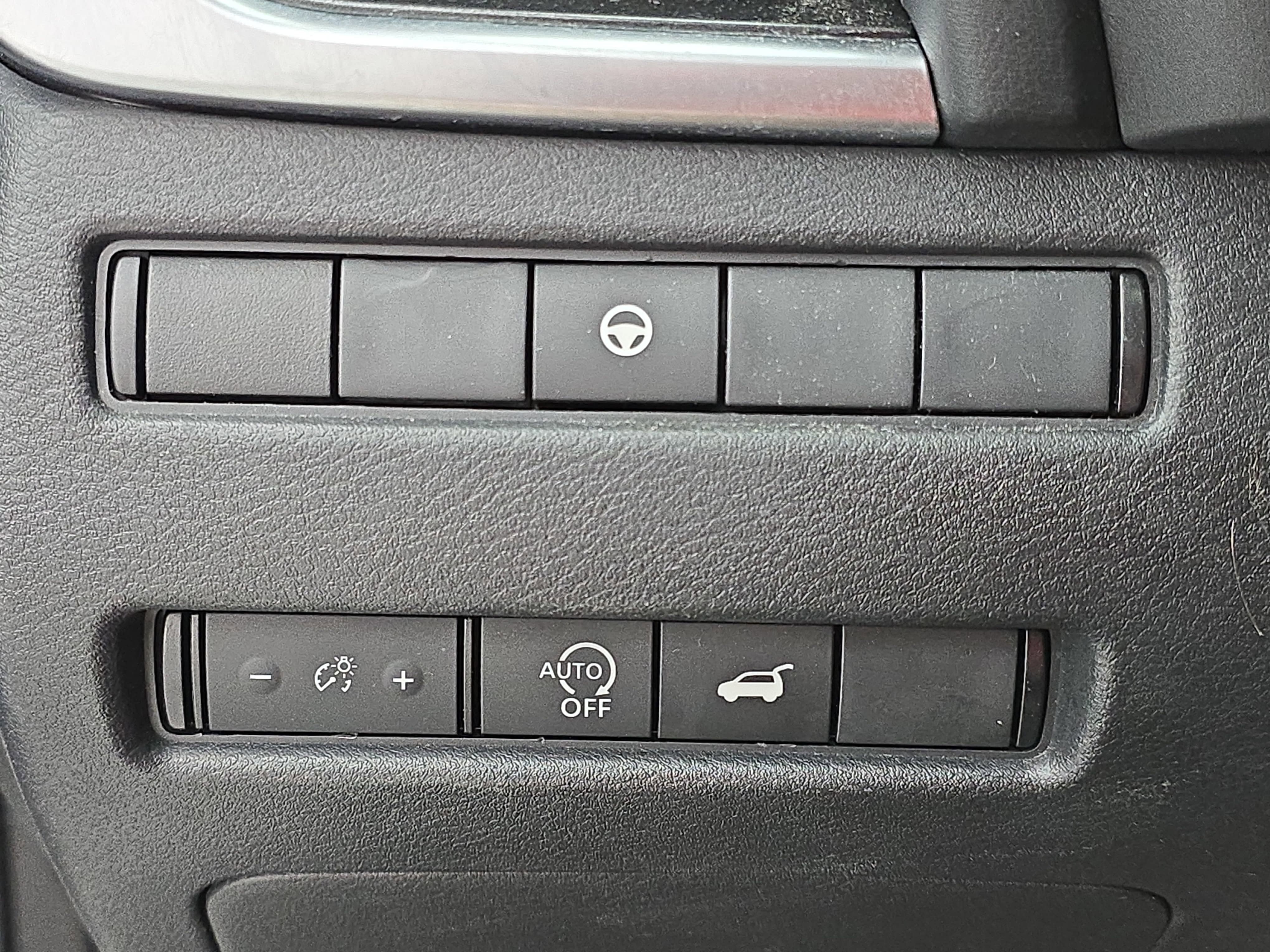 Used 2023 Nissan Rogue SV w/ SV Premium B Package FWD image 25