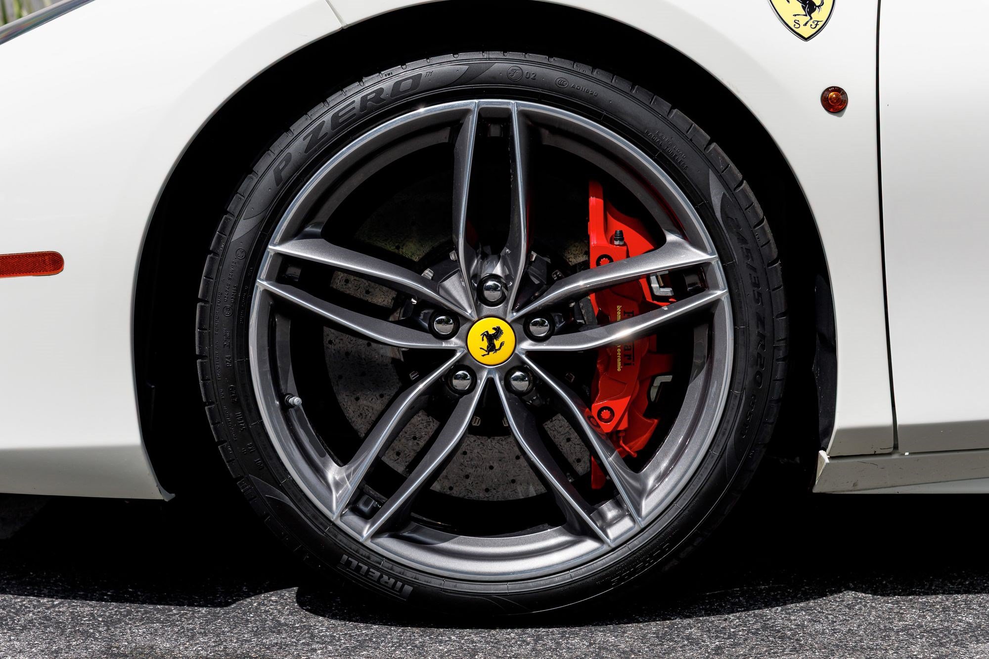 Used 2019 Ferrari 488 Spider RWD image 43