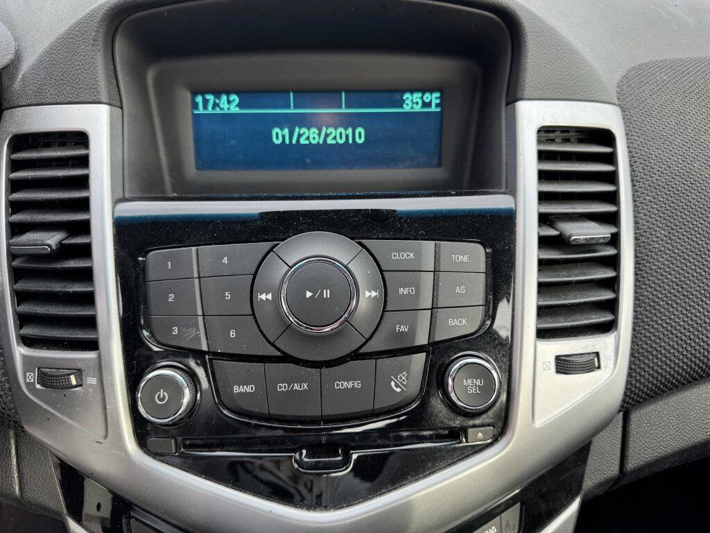 Used 2012 Chevrolet Cruze LT image 16