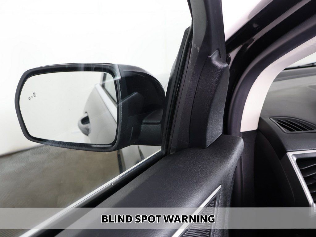 Used 2023 Ford Edge SEL w/ Convenience Package image 3