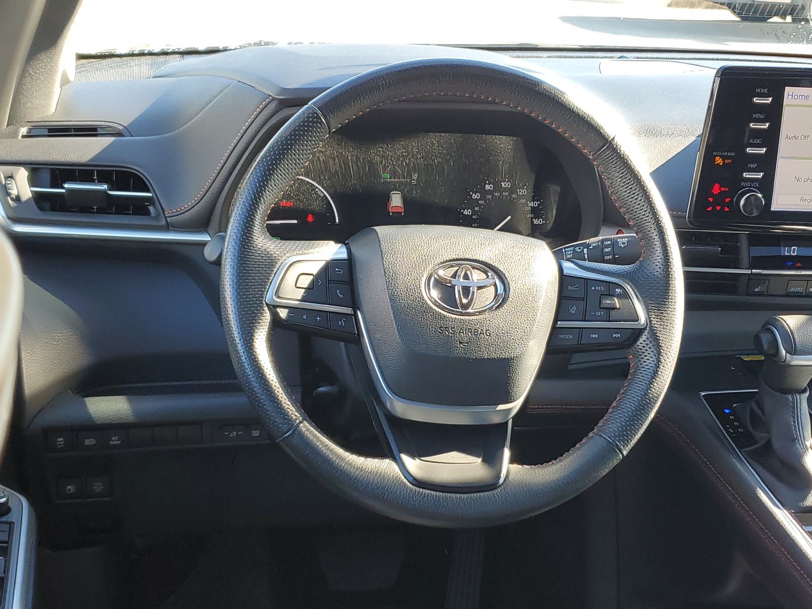 Certified 2024 Toyota Sienna XSE w/ XSE Plus Package FWD image 11