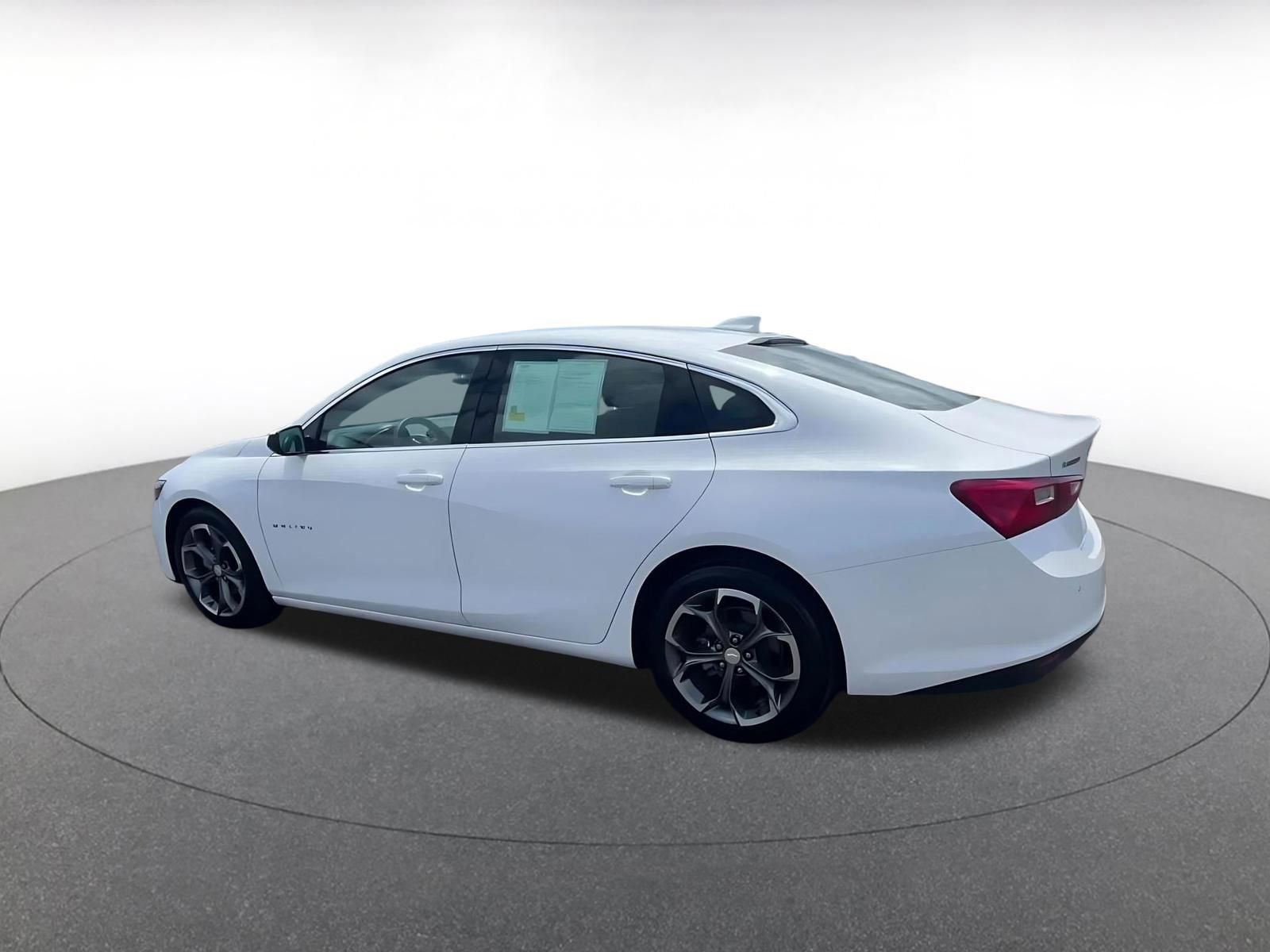 Used 2023 Chevrolet Malibu LT w/ Driver Confidence Package FWD image 9