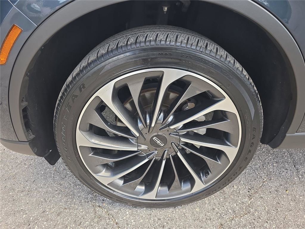 Used 2022 Lincoln Aviator Reserve w/ Equipment Group 201A image 12