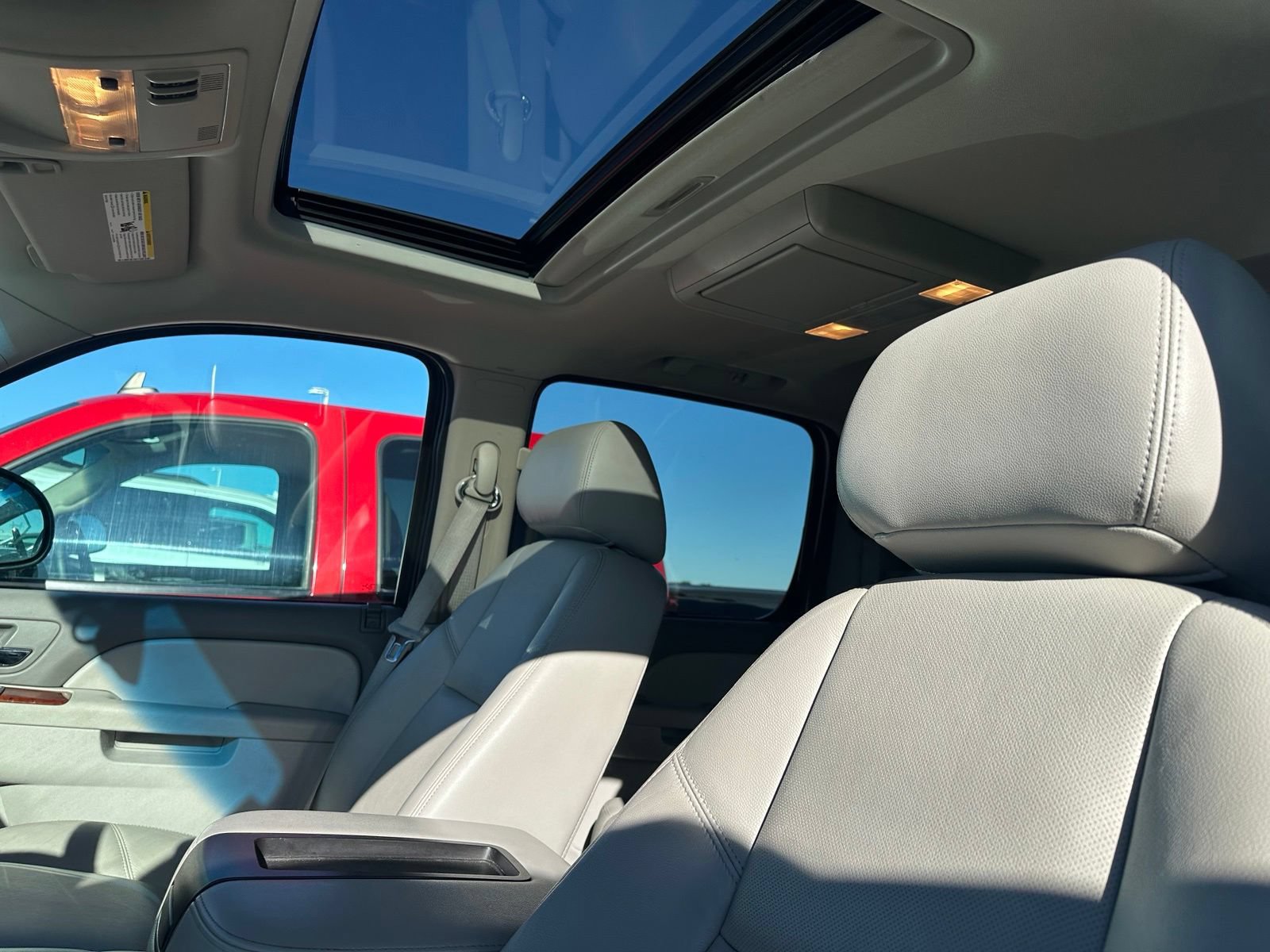Used 2013 Chevrolet Avalanche LTZ AWD/4WD image 5