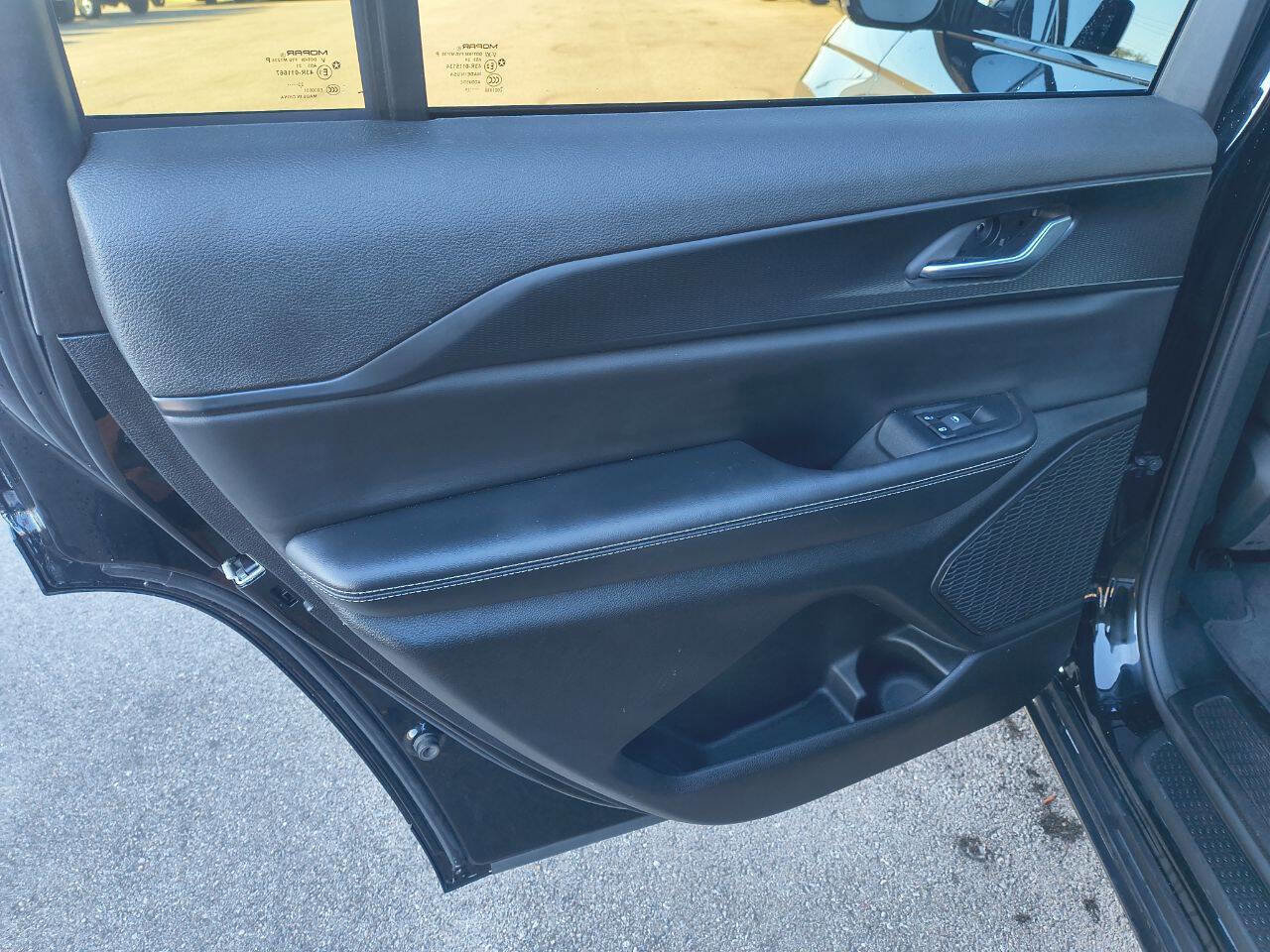 Used 2024 Jeep Grand Cherokee L Altitude image 27