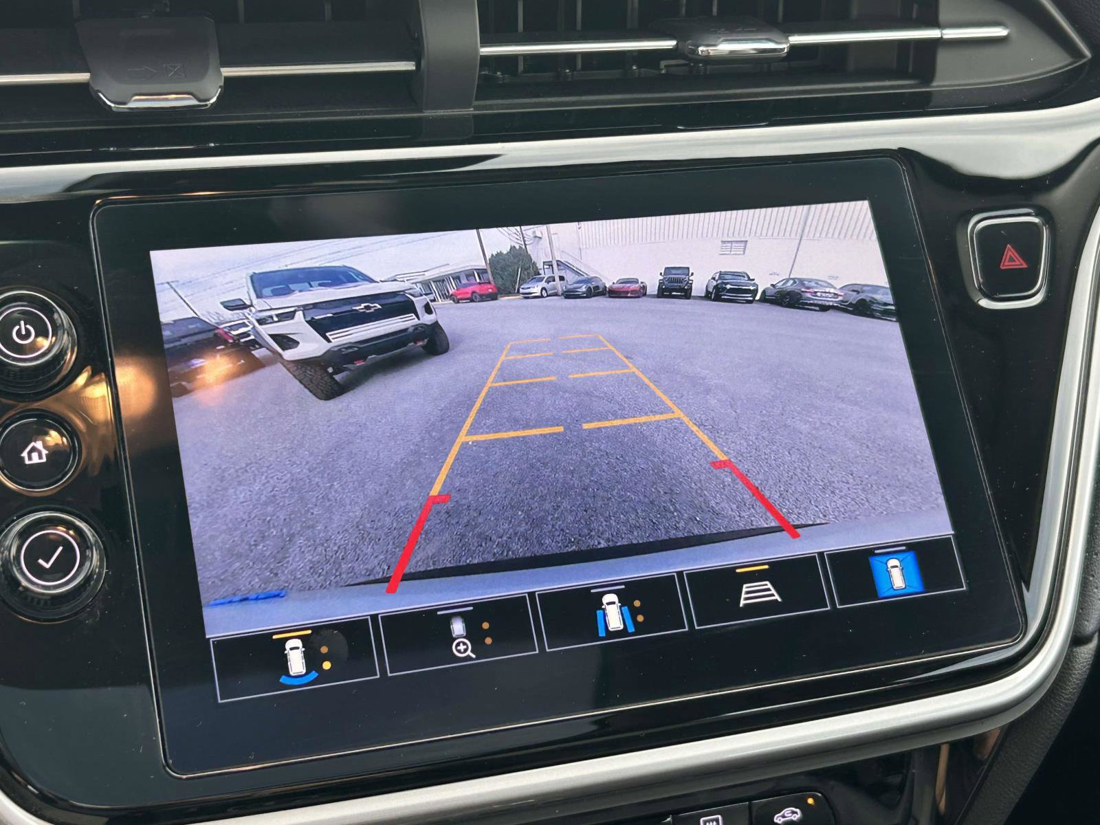 Used 2022 Chevrolet Bolt EUV Premier w/ Sun & Sound Package image 25