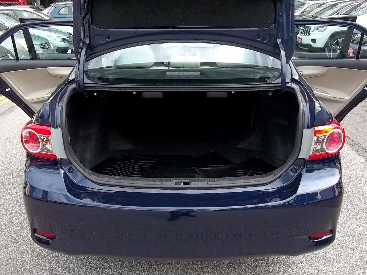 Used 2013 Toyota Corolla LE FWD image 22