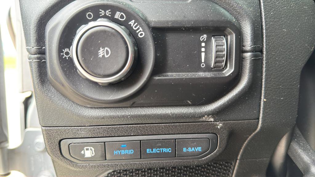 Used 2024 Jeep Wrangler Unlimited Rubicon 4xe AWD/4WD image 23