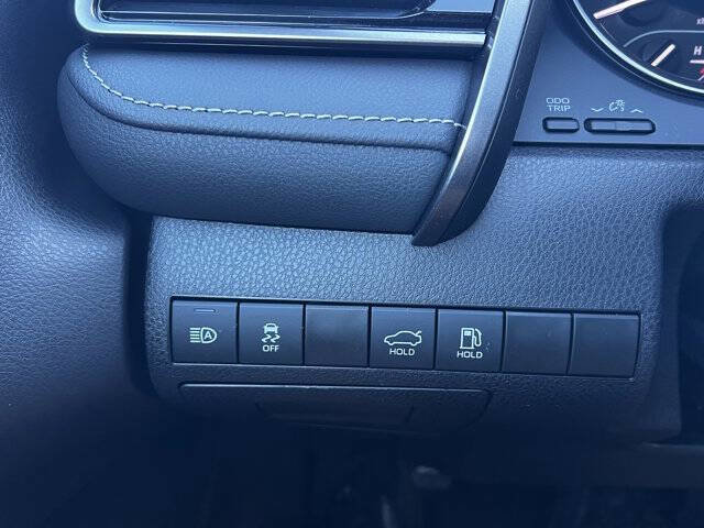 Used 2024 Toyota Camry SE image 20