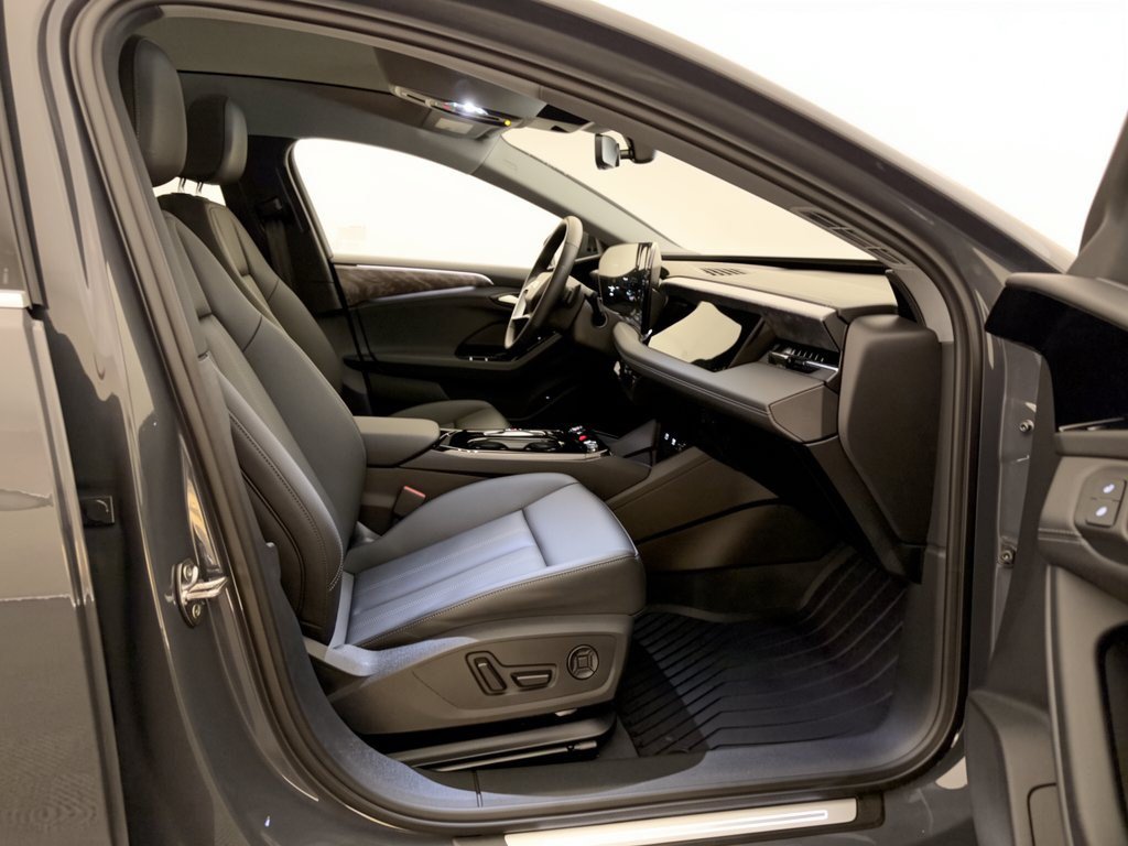Certified 2025 Audi A6 e-tron Premium w/ Ultra Package AWD/4WD image 30