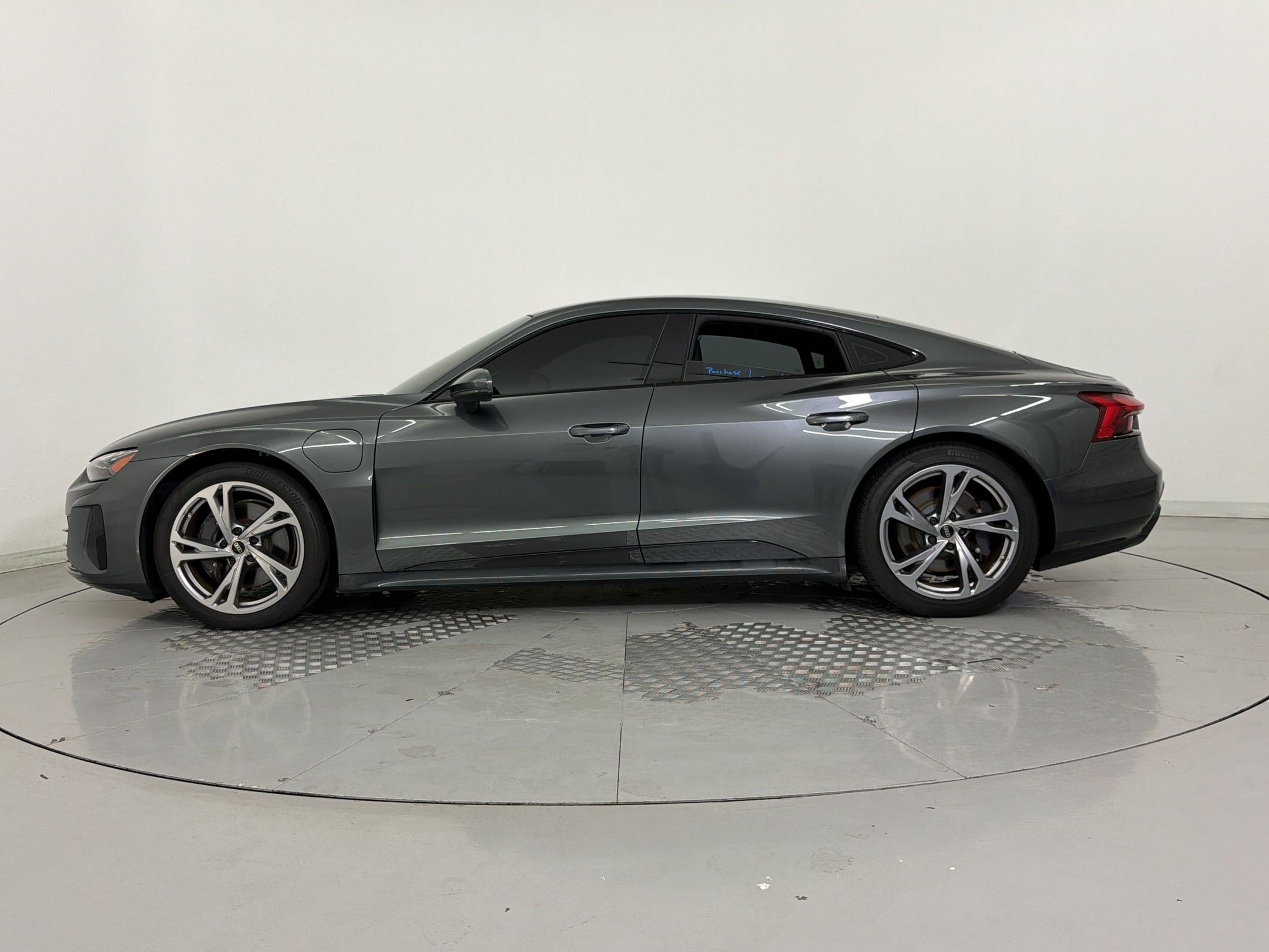Used 2023 Audi e-tron GT Premium Plus AWD/4WD image 2