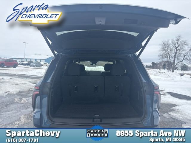 Used 2025 Chevrolet Traverse LT image 25