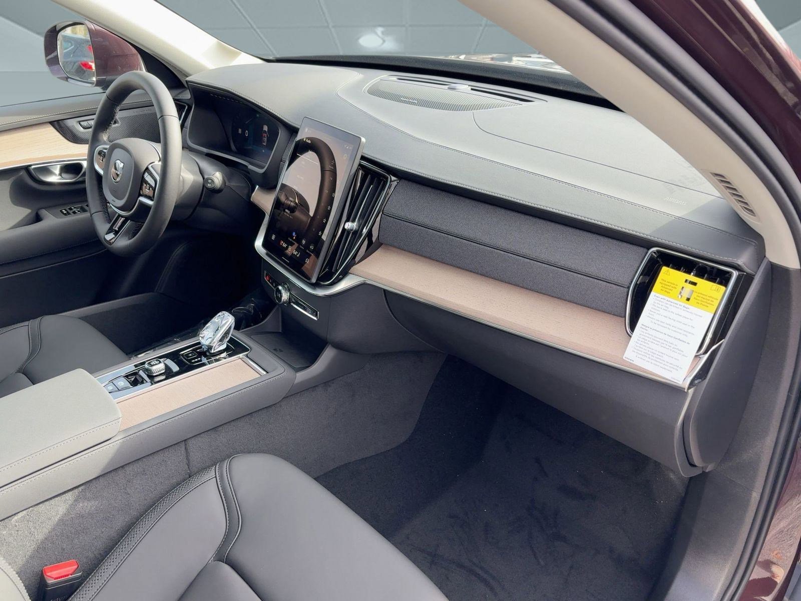 New 2026 Volvo XC90 B6 Plus w/ Protection Package image 31