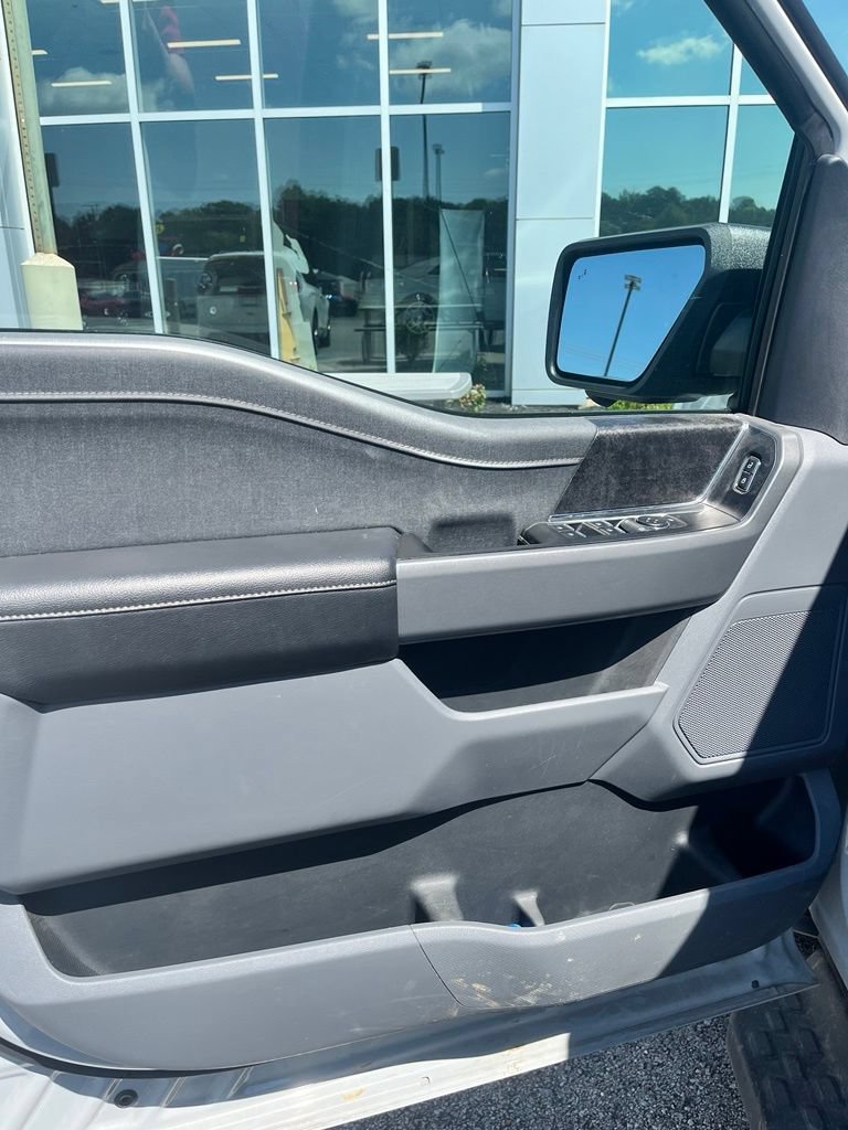 Used 2023 Ford F150 Lightning XLT AWD/4WD image 14