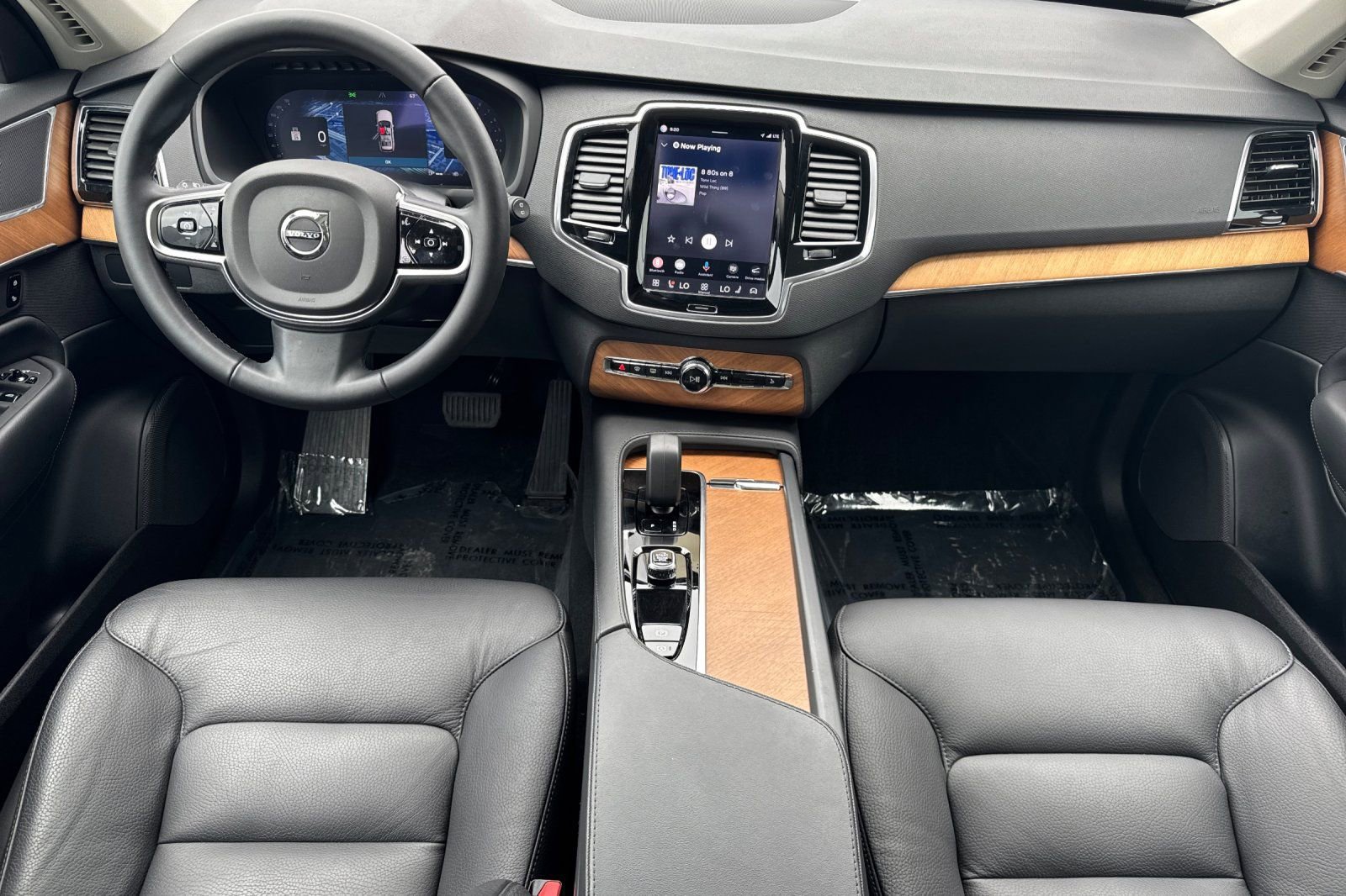 Certified 2025 Volvo XC90 B6 Plus w/ Protection Package Premier AWD/4WD image 3