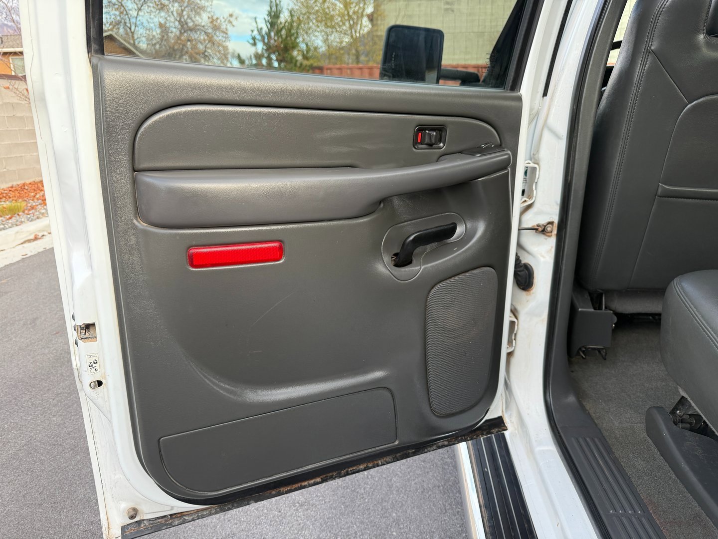 Used 2007 Chevrolet Silverado 2500 LT w/ Heavy-Duty Power Package image 38