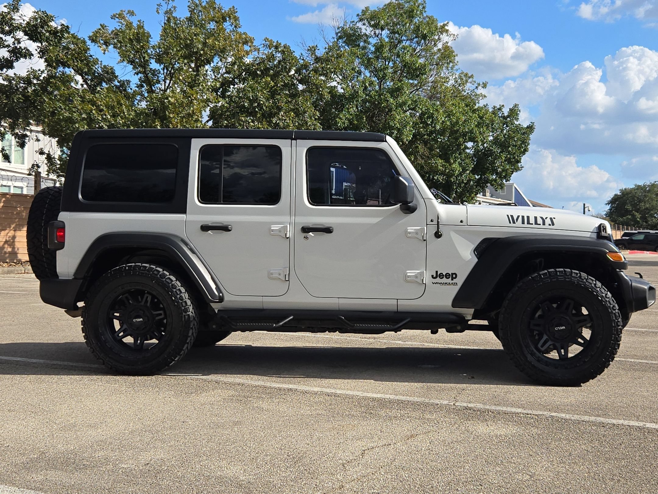 Used 2020 Jeep Wrangler Unlimited Sport AWD/4WD image 2
