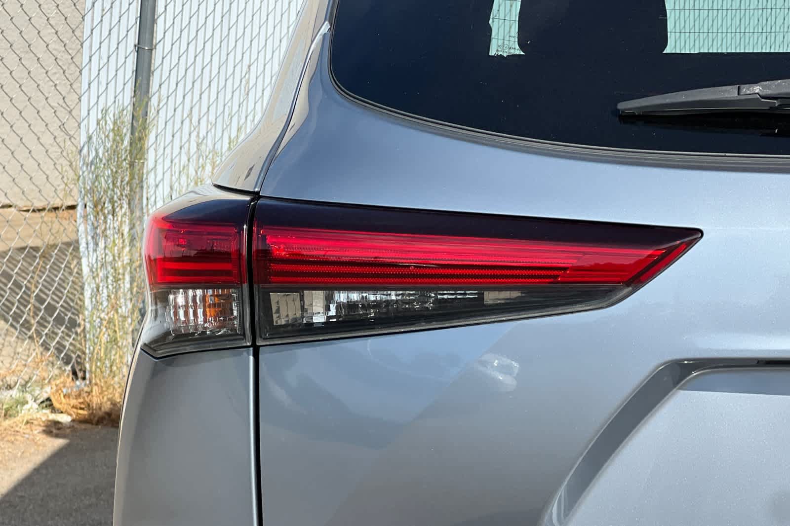 Used 2021 Toyota Highlander Platinum AWD/4WD image 23