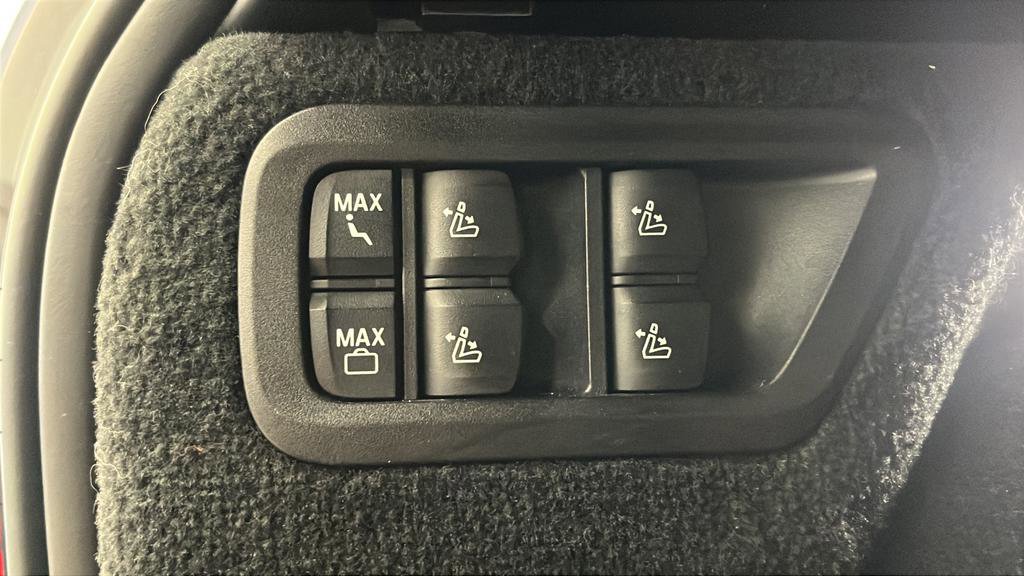 Used 2022 BMW X7 xDrive40i w/ Premium Package image 37