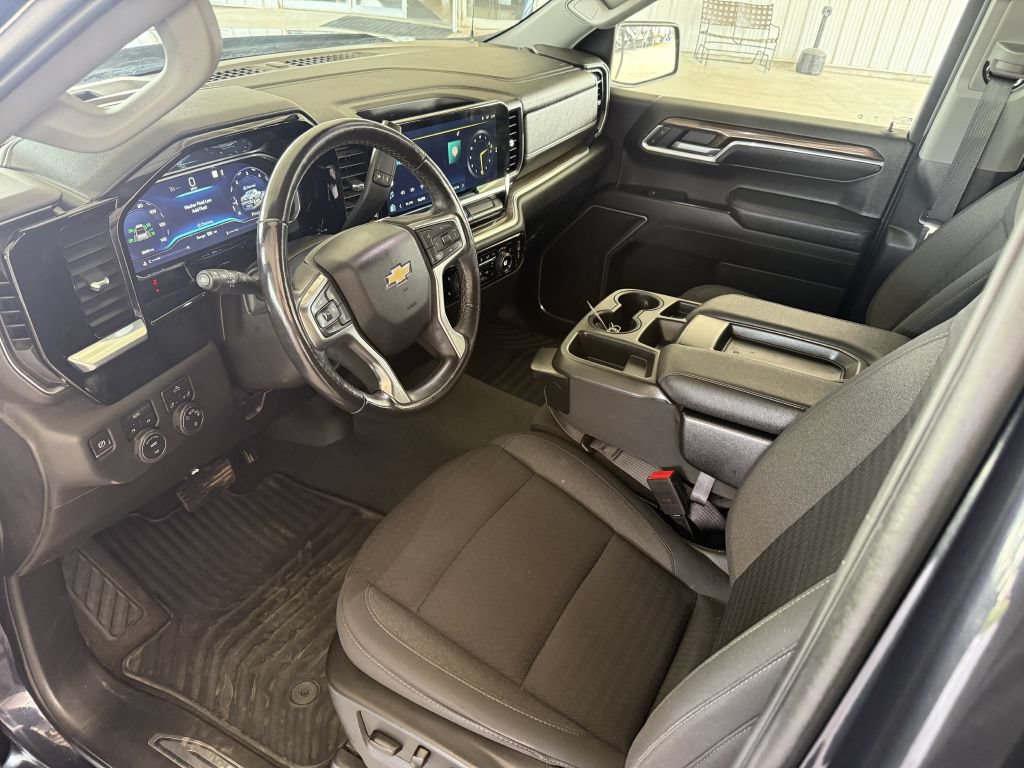 Used 2022 Chevrolet Silverado 1500 LT AWD/4WD image 49