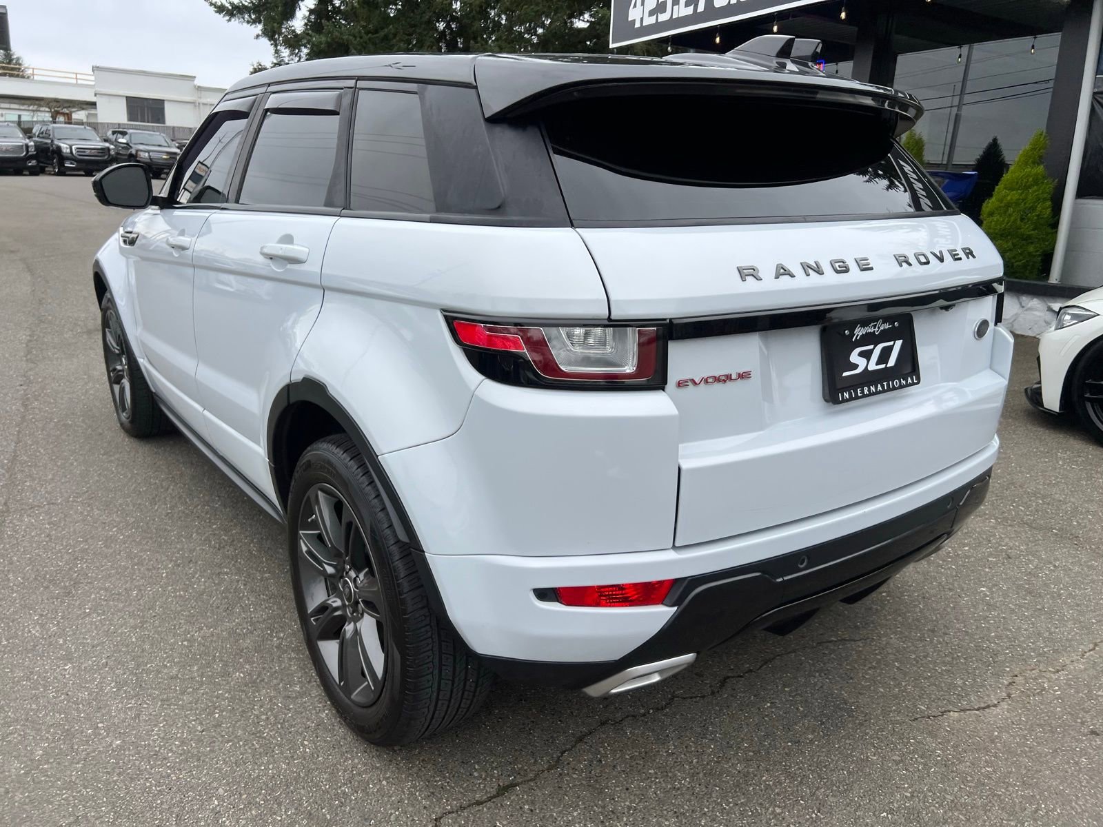Used 2018 Land Rover Range Rover Evoque SE Premium image 7