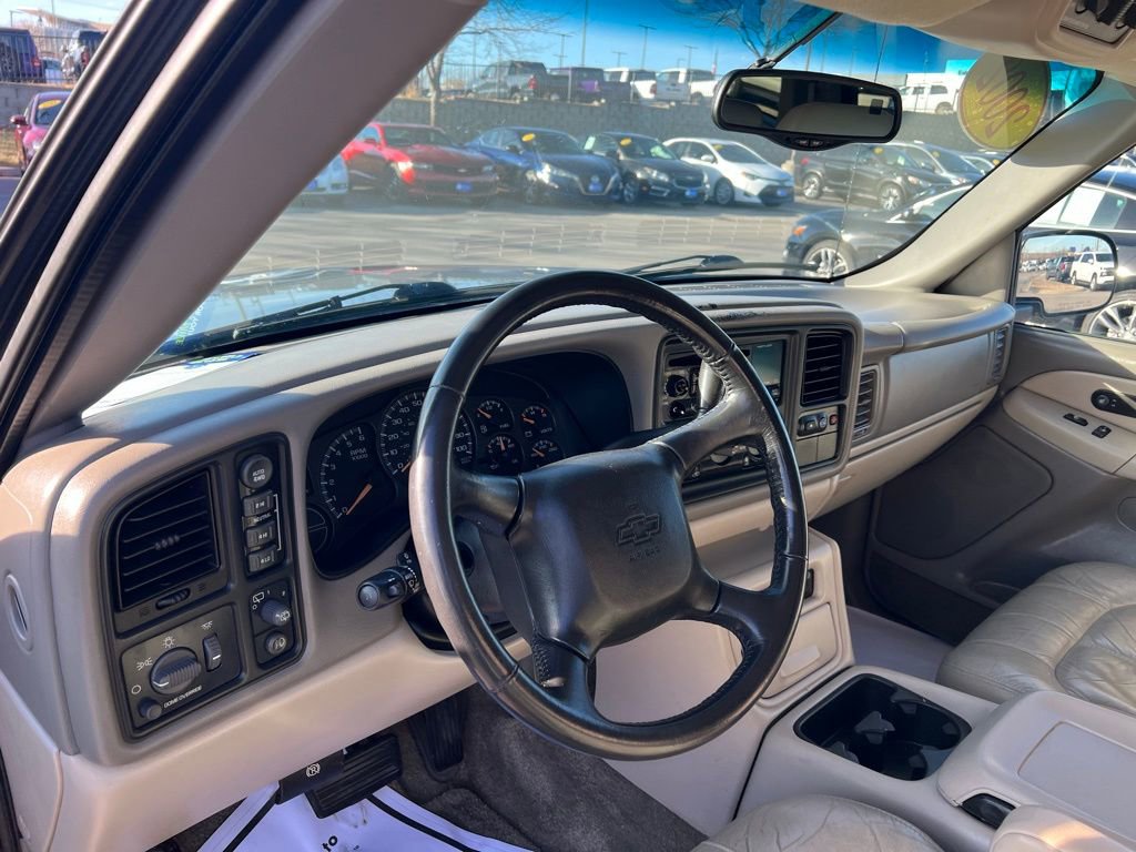 Used 2002 Chevrolet Suburban LT image 16