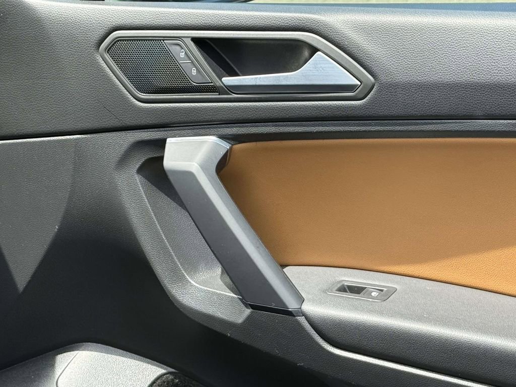 Used 2019 Volkswagen Tiguan SE AWD/4WD image 8